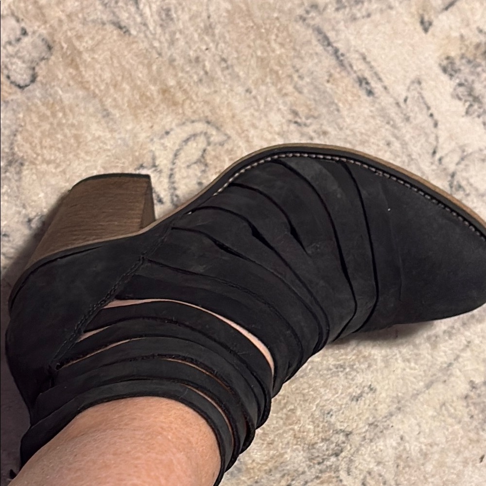 Free People Black Strappy Ankle Boot w Block Heel - Women Preowned Size 41